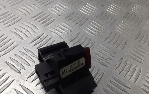 Opel Corsa D Hazard warning light relay 13189529