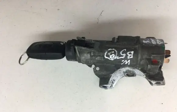 Volkswagen PASSAT B5 Ignition lock 4B0905851A