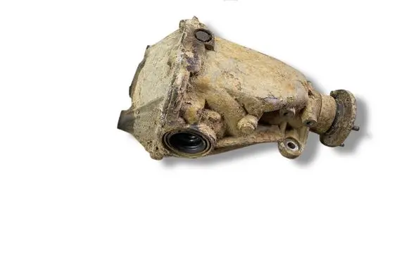Mitsubishi Pajero Rear differential