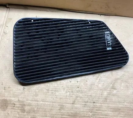 BMW 5 E34 Dash center air vent grill 1384066