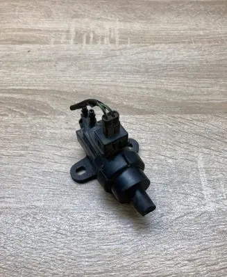 Ford Focus Turbo solenoid valve 98AB9E832AA 98AB9E882AA
