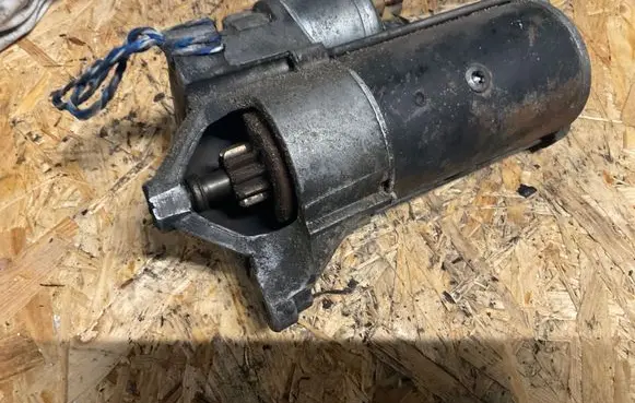 Peugeot 406 Starter motor D7R27