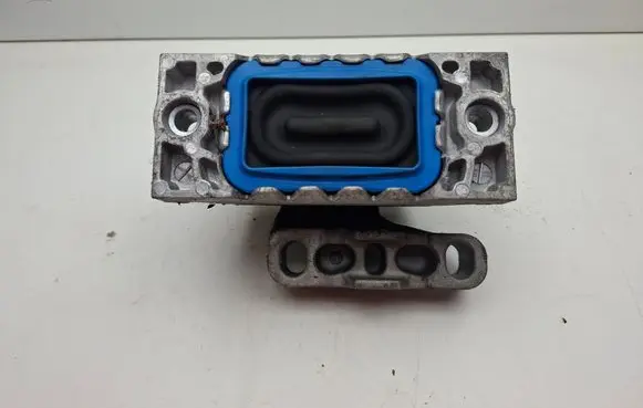 Volkswagen PASSAT B7 Engine mount bracket 1K0199262CG 1K0199262