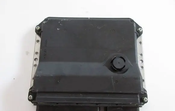 Toyota Auris 150 Engine control unit/module 8966102W61
