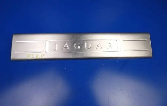 Jaguar XJ X351 Front sill trim cover AW9313200AE