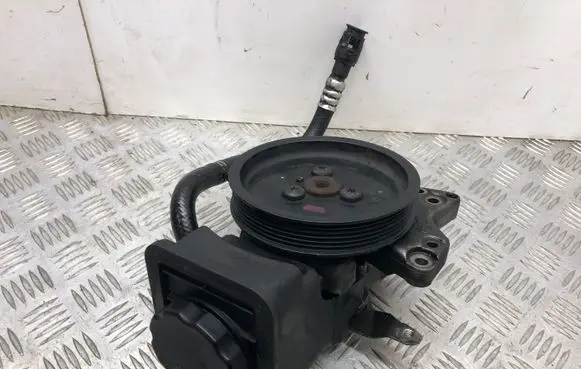BMW 5 E60 E61 Power steering pump 7693974101 676095601