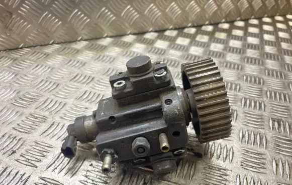 Opel Insignia A Fuel injection high pressure pump 0445010193