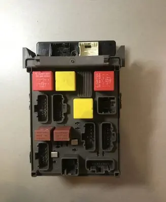 Renault Espace - Grand espace IV Fuse module 8200004201E