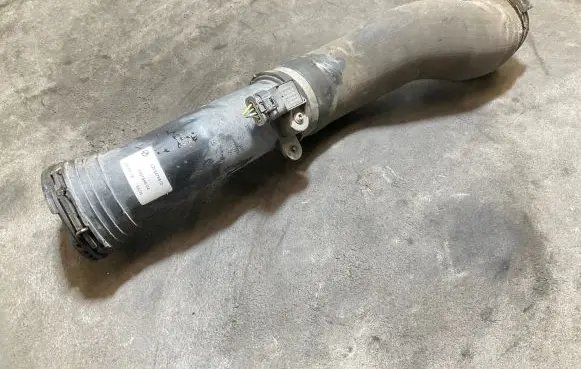 BMW 1 F20 F21 Intercooler hose/pipe 7597588 CZ15476810