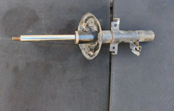 Nissan Qashqai Front shock absorber/damper 54302HV01A