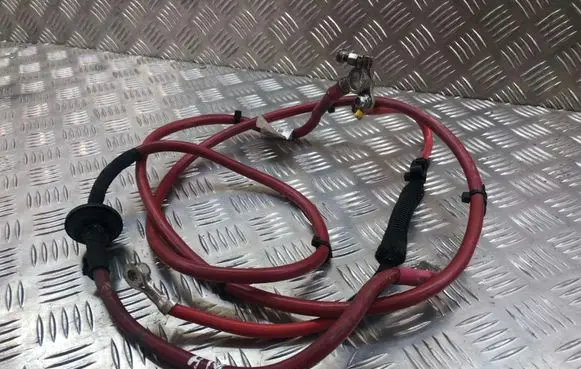 Mercedes-Benz R W251 Positive cable (battery) A2515400130