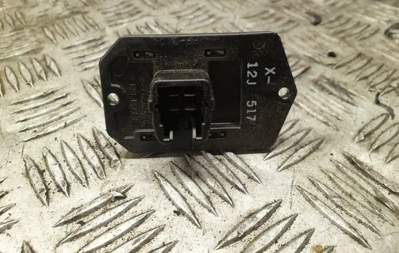 Toyota Yaris Heater blower motor/fan resistor 12J517