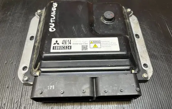 Mitsubishi Outlander Engine control unit/module 1860C524 275700-6151