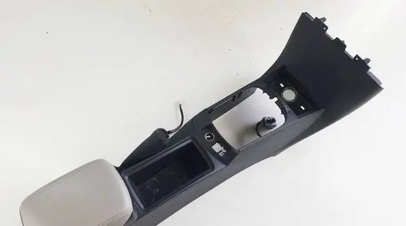 Volvo V50 Center console 