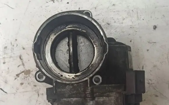 Skoda Superb B5 (3U) Throttle body valve 
