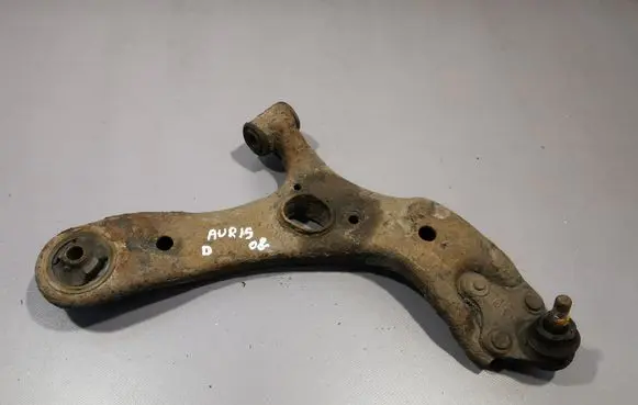 Toyota Auris 150 Front lower control arm/wishbone
