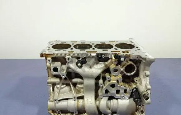 BMW 2 F45 Engine block 8632047