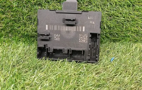 Audi A3 S3 8V Door control unit/module 5Q0959393B