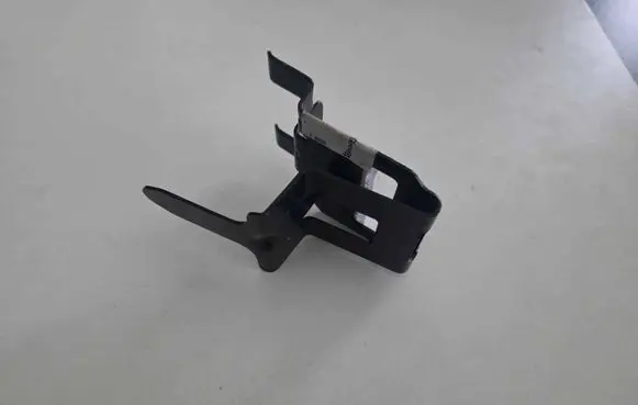 Radiator mount bracket