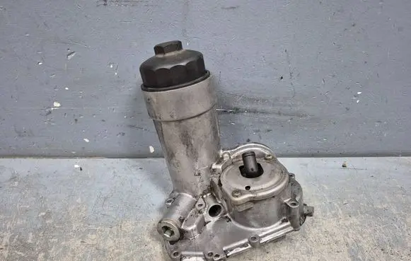 Oil filter mounting bracket