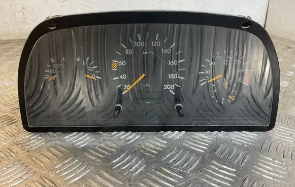 Mercedes-Benz Vito Viano W638 Speedometer (instrument cluster) 0005429501 110008850029 31031999