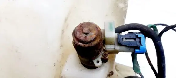 Chrysler Voyager Windscreen/windshield washer pump
