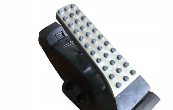Mercedes-Benz GLC X253 C253 Accelerator throttle pedal A2533002000