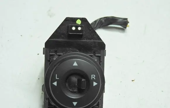 KIA Ceed Wing mirror switch 457480