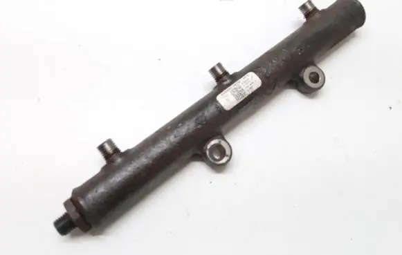 Land Rover Discovery 3 - LR3 Fuel main line pipe 4R8Q-9D280-BC