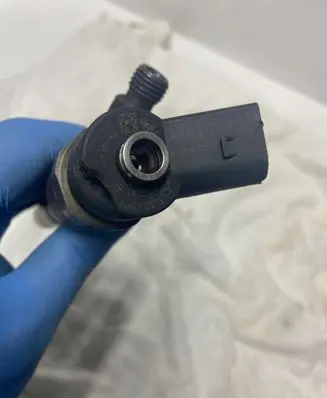 Mitsubishi Colt Fuel injector A6400700787
