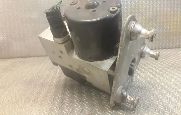 Mercedes-Benz A W168 ABS Pump 0044310912