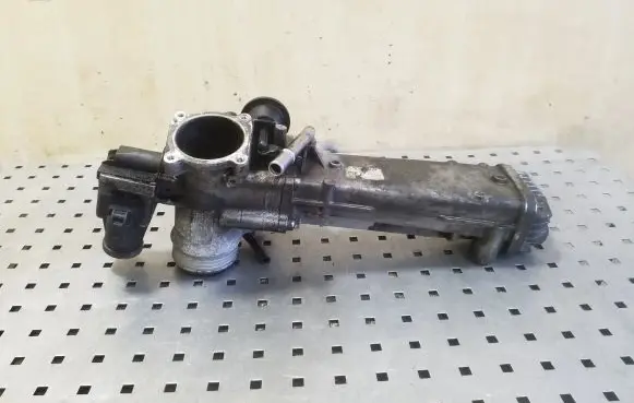 Volvo V40 EGR valve cooler 31325030