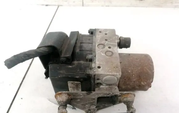 Mercedes-Benz Vito Viano W639 ABS Pump A0014460989