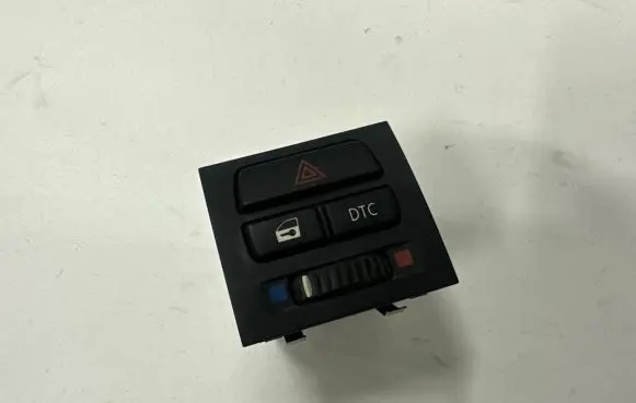 BMW 3 E90 E91 Hazard light switch 9132421 6131