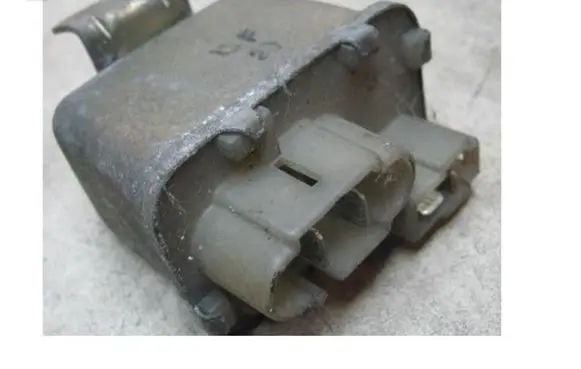 Mitsubishi Galant Glow plug pre-heat relay MD5443