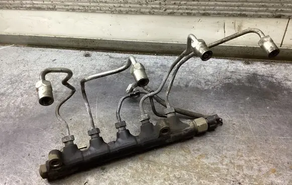 Toyota Avensis Verso Fuel main line pipe 89458 12010