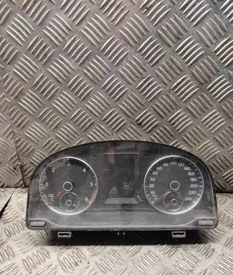 Speedometer (instrument cluster)