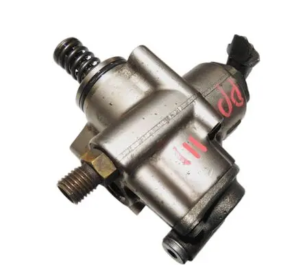 Audi A8 S8 D3 4E Mechanical fuel pump 07L127026A
