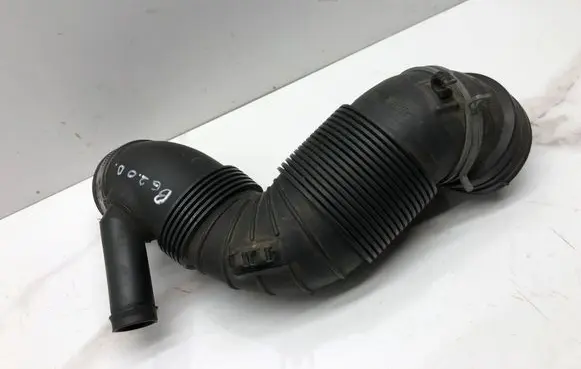Volkswagen PASSAT B6 Turbo air intake inlet pipe/hose 3C0129654D