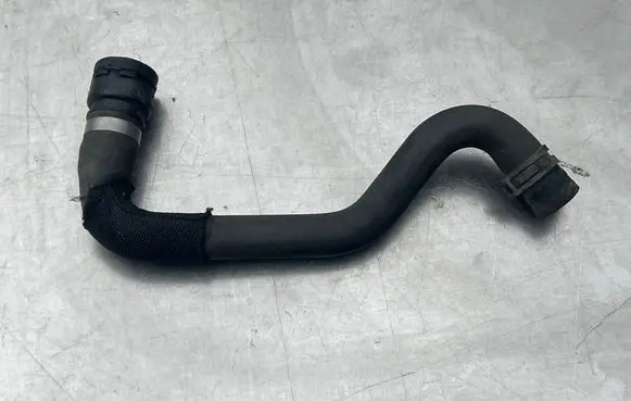 Engine coolant pipe/hose
