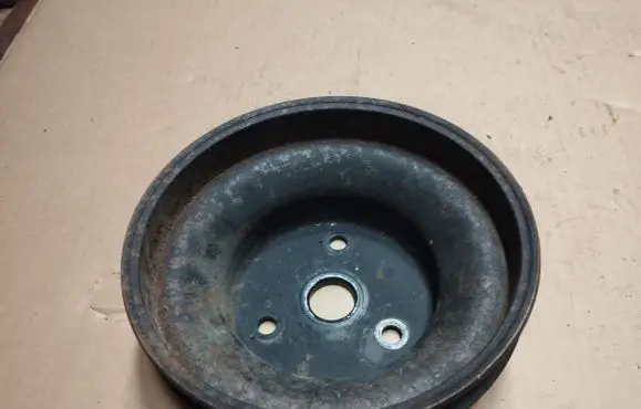 Chevrolet Tahoe Water pump pulley 