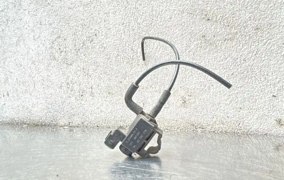Opel Zafira A Turbo solenoid valve 90530479 72244900 99T251