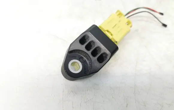 Toyota RAV 4 (XA30) Airbag deployment crash/impact sensor 8983142010 7024300V