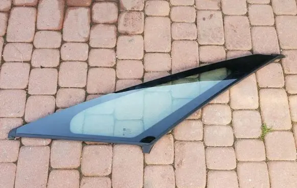 Opel Zafira C Front triangle window/glass 
