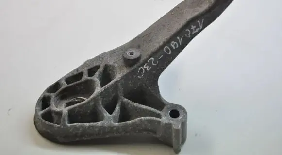 Mini Cooper Countryman R60 Engine mounting bracket 6788663