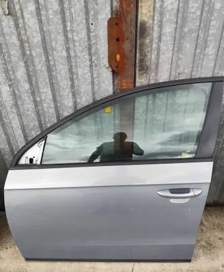 Volkswagen PASSAT B7 Front door Drzwiassa