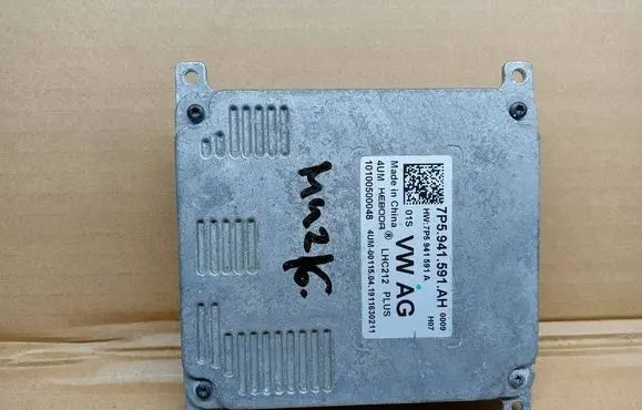 Seat Leon (5F) Voltage converter/converter module 7P5941591AH 7P5941591A 10100500048
