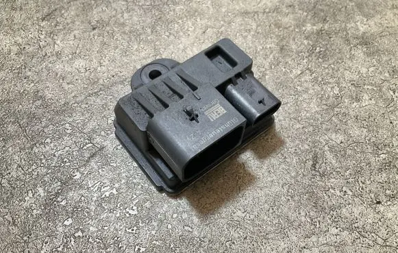 BMW 3 E90 E91 Glow plug pre-heat relay 7810856 SW0711 0522120103