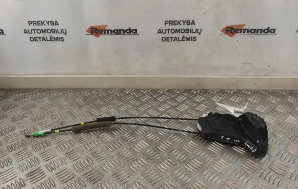 Toyota Prius (XW50) Rear door lock Q5114110