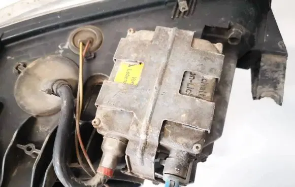 Volkswagen PASSAT B5.5 Headlight ballast module Xenon